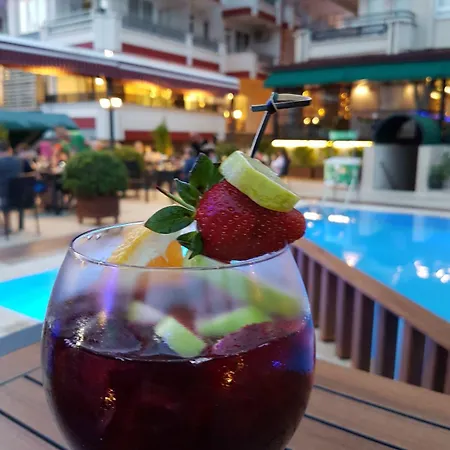 & Aparthotel