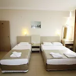 & Aparthotel 3*