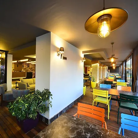 & Aparthotel