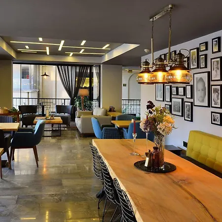Aparthotel & 2*